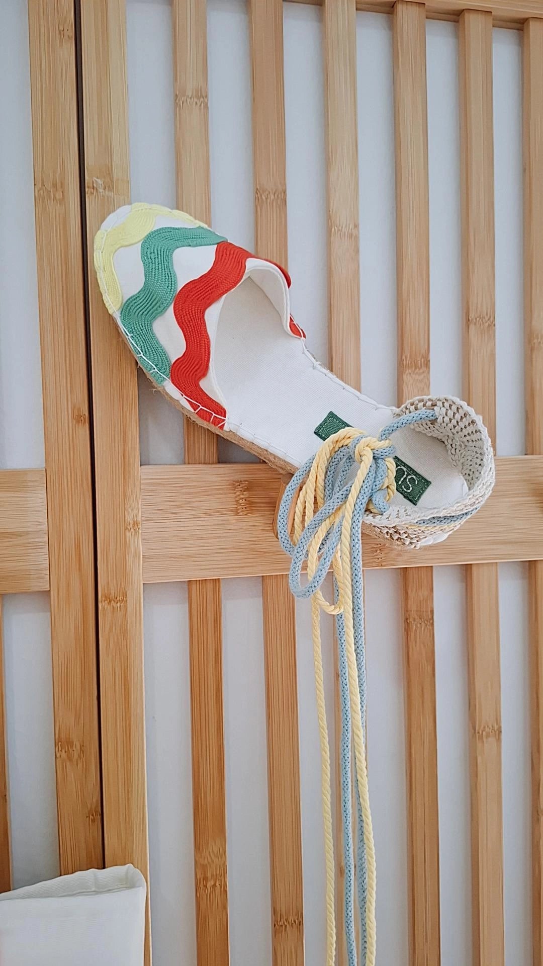 Cuñas ABRIL