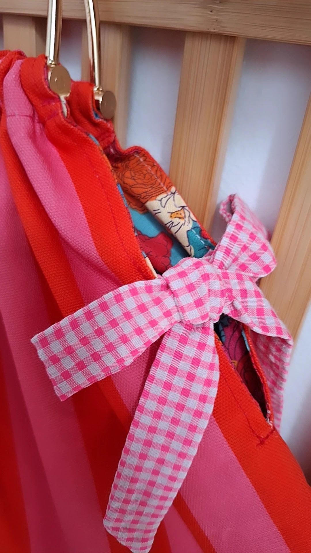 BOLSO RAYAS ROSAS